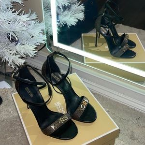 MK Goldie Single MK logo heels